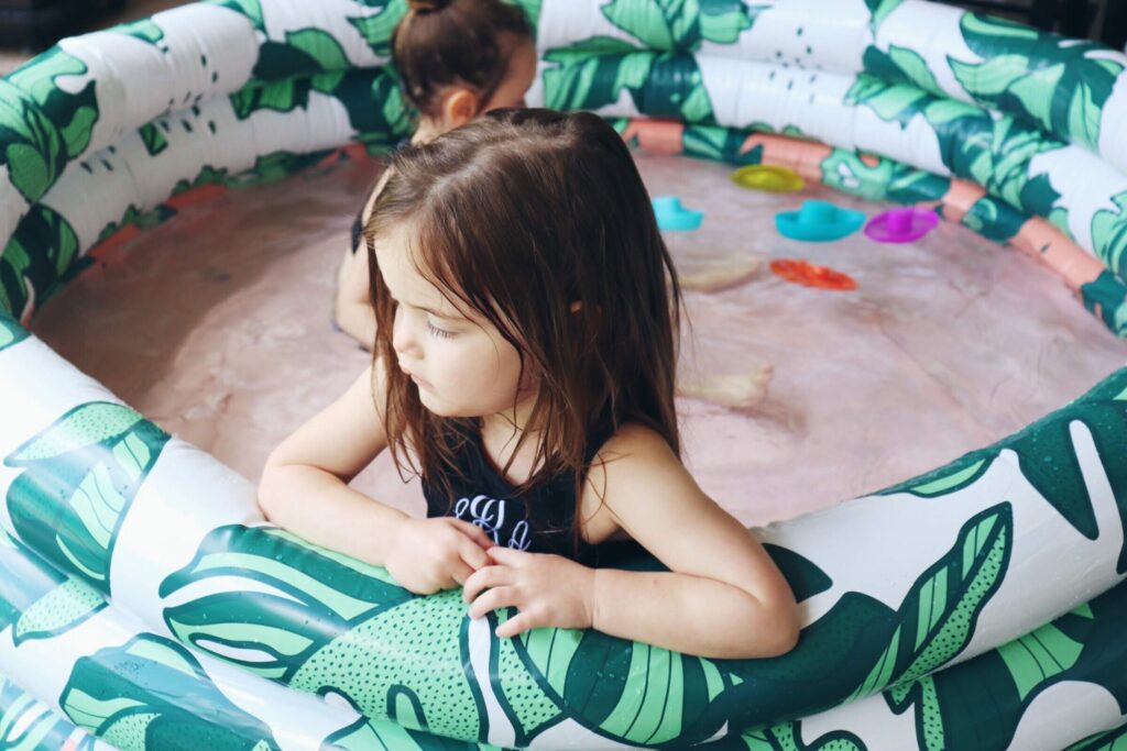 استخر بادی بچه گانه