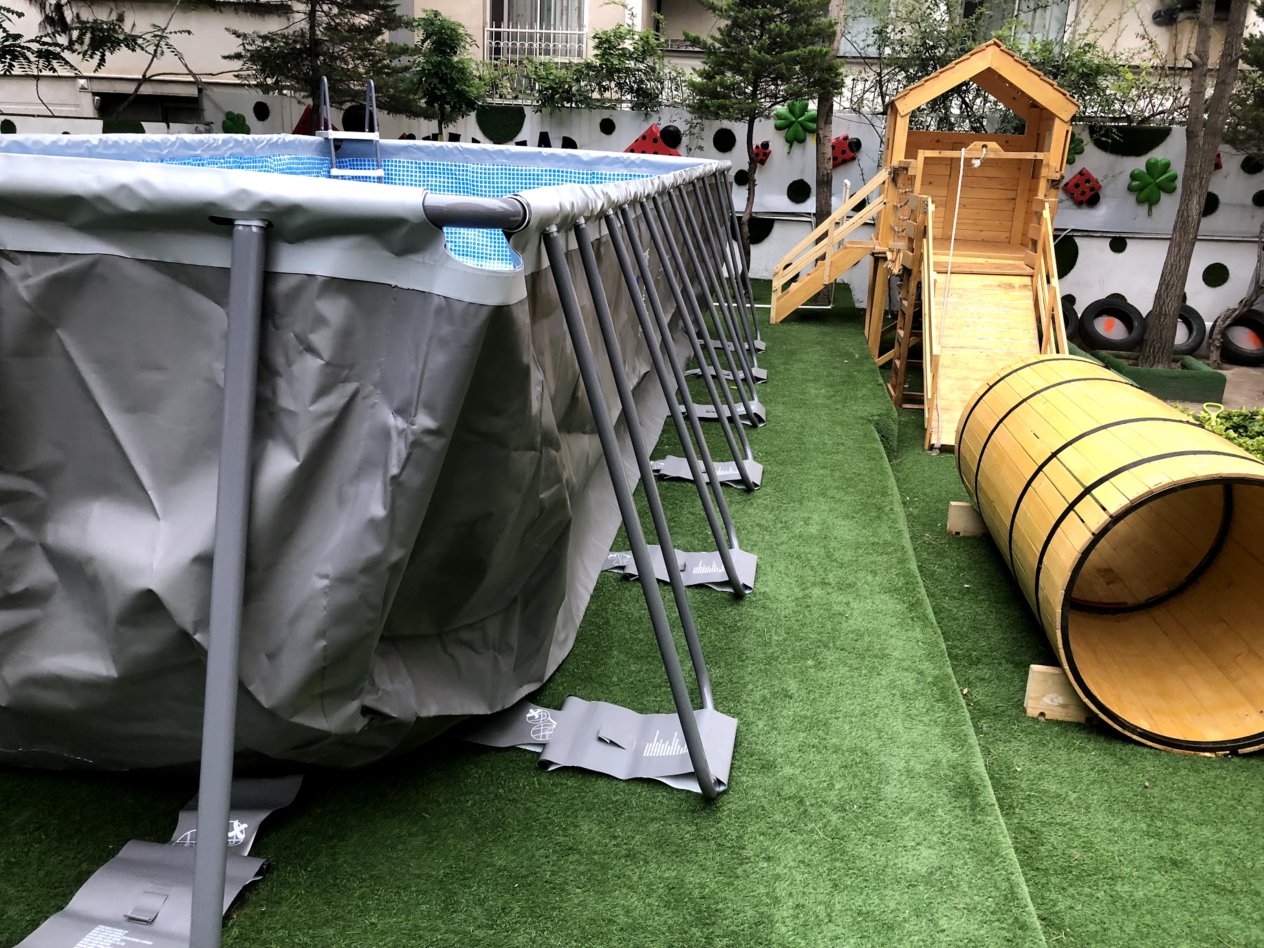 استخر برای مهد کودک